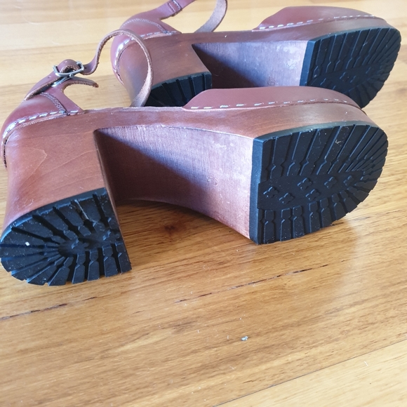 Swedish Hasbeens brown strap sandals/clogs - Picture 4 of 7
